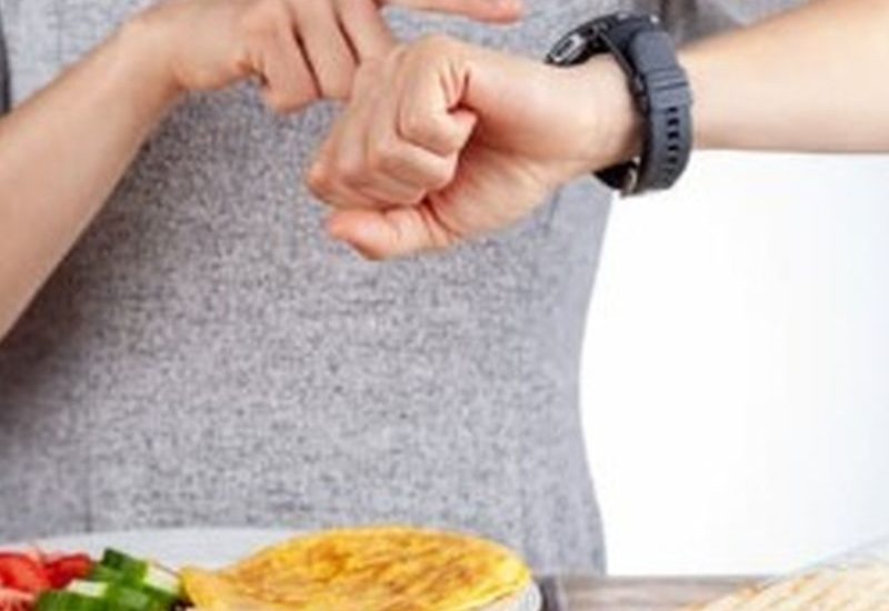 腸胃鏡（包括大腸鏡及胃鏡）是一種內窺鏡檢查，用於診斷及治療消化系統疾病。透過大腸鏡及胃鏡，醫生能直接觀察腸道及胃部內部，及早發現潛在問題，保障患者健康。以下將詳細介紹腸胃鏡檢查、事前準備及過程。