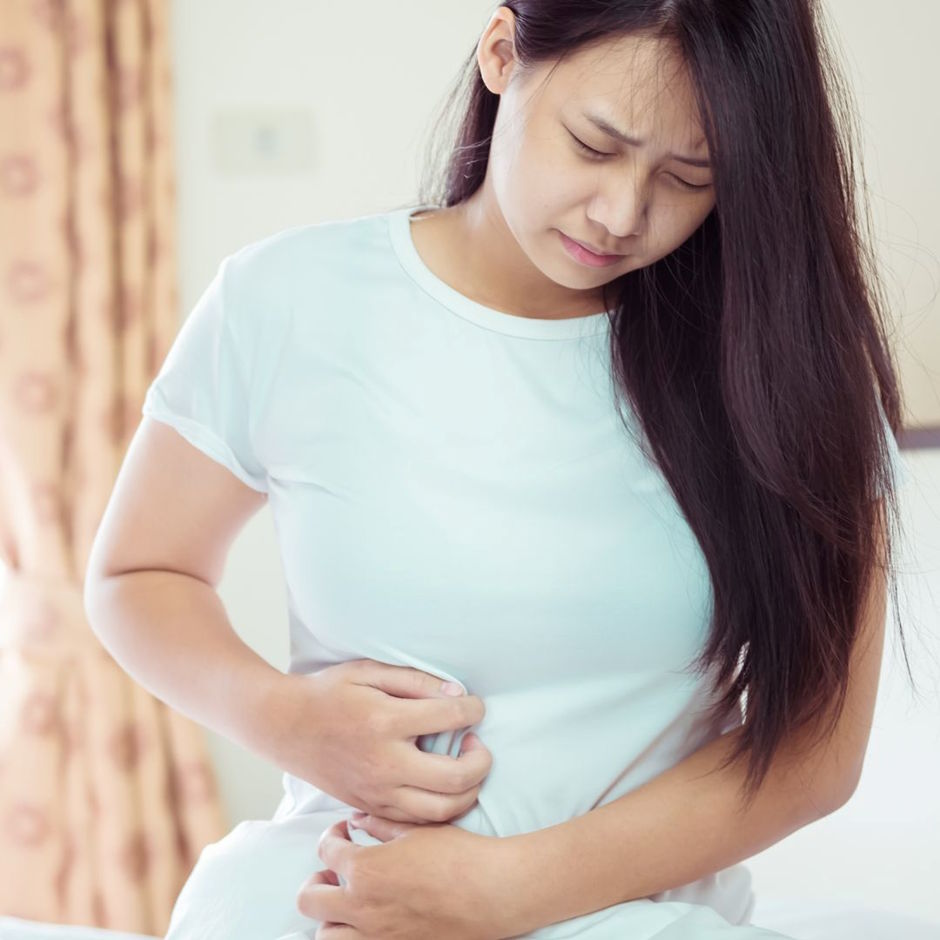 飯後胃痛可能是膽結石作怪？外科醫生教你分辨「胃痛」與「膽絞痛」